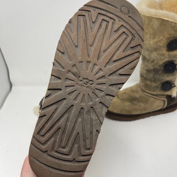 UGG Australia Vintahe Bailey 3 Button Bomber Leather Boot Size 8 - Picture 4 of 8